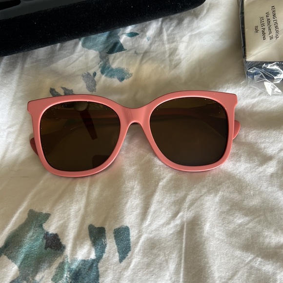 Gucci Square Sunglasses - Picture 4 of 4